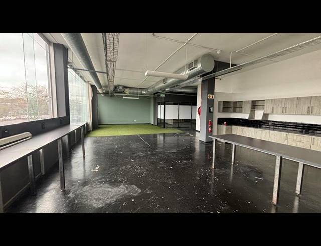 BUSINESS PROPERTY TO RENT IN NORTHGATE ISLAND